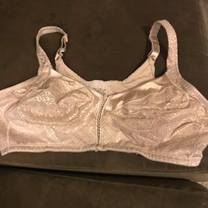 Women’s no underwire bra